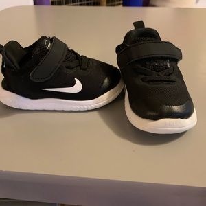 Nike free runs size 5C